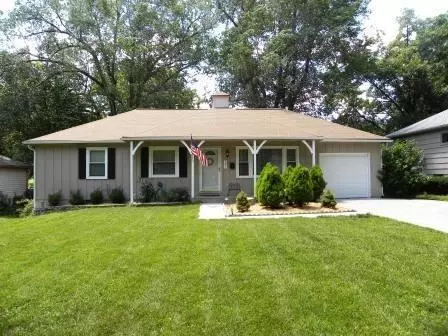 9006 Switzer St, Overland Park, KS 66214