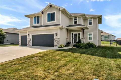 25197 W 147th Ct, Olathe, KS 66061