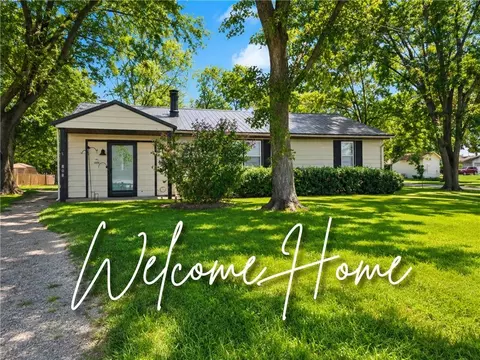 808 S State Route F Hwy, Garden City, MO 64747