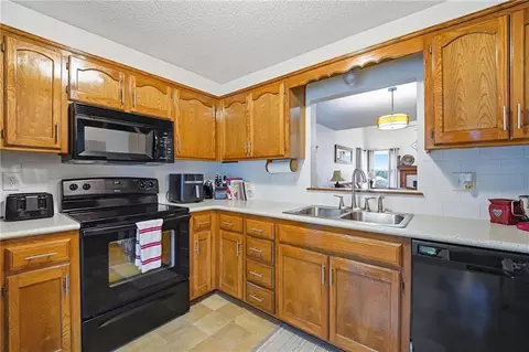 Kitchen - 17103 E 45th St, Independence, MO 64055 photo 3 of 3