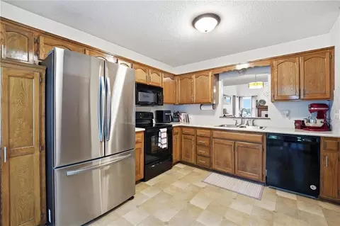 Kitchen - 17103 E 45th St, Independence, MO 64055 photo 2 of 3