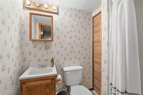 Bath - 17103 E 45th St, Independence, MO 64055 photo 3 of 3