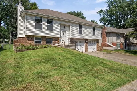 2104 NW 64th Ter, Kansas City, MO 64151