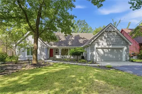 9932 Roe Ave, Overland Park, KS 66207