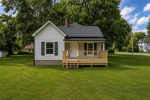 300 Maple St, Lathrop, MO 64465