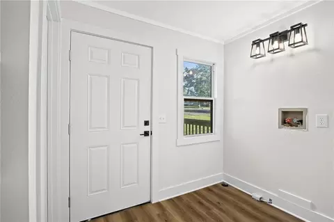 Entry Way - 300 Maple St, Lathrop, MO 64465 photo 3 of 4