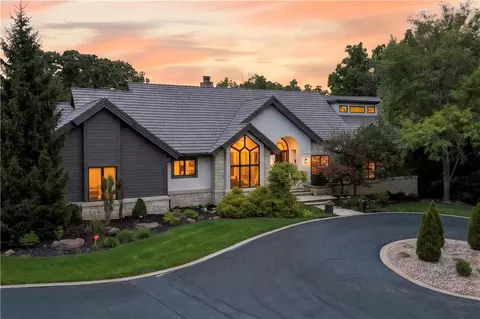 3805 W 123rd St, Leawood, KS 66209