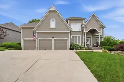 20733 W 92nd St, Lenexa, KS 66220