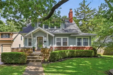 7419 Jarboe St, Kansas City, MO 64114