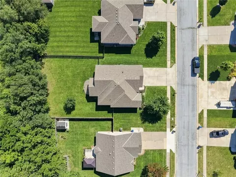 View/Area - 308 E Olive St, Raymore, MO 64083 photo 4 of 4