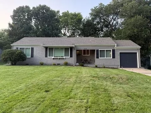 7114 W 72nd Ter, Overland Park, KS 66204