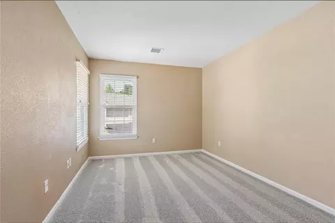 Bedroom - 931 NE Devon Dr, Lees Summit, MO 64064 photo 2 of 3