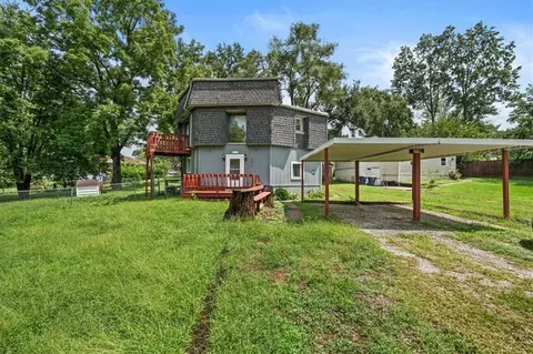 4011 N 4013 N Jackson Ave, Kansas City, MO 64117
