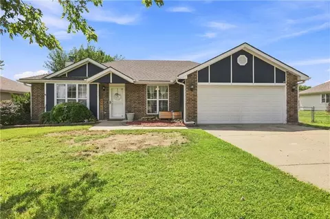 1002 N Hampton Dr, Warrensburg, MO 64093