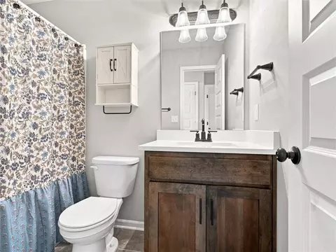Bath - 800 Wright St, Pleasant Hill, MO 64080 photo 3 of 4