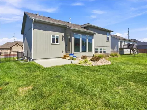 Exterior - 800 Wright St, Pleasant Hill, MO 64080 photo 3 of 3