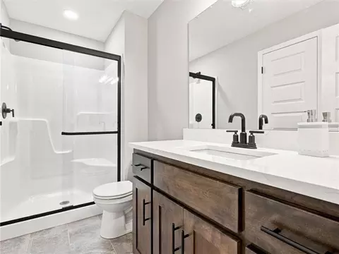 Bath - 800 Wright St, Pleasant Hill, MO 64080 photo 4 of 4