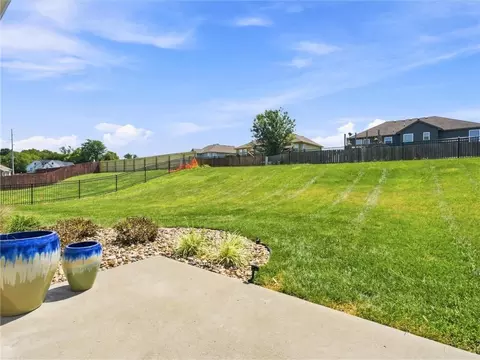 Exterior - 800 Wright St, Pleasant Hill, MO 64080 photo 2 of 3