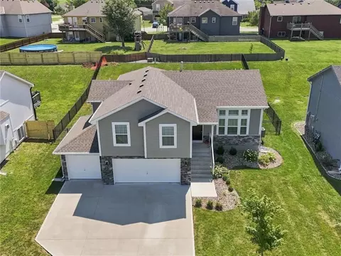 View/Area - 800 Wright St, Pleasant Hill, MO 64080 photo 1 of 2