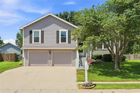 13710 Hunter Dr, Platte City, MO 64079