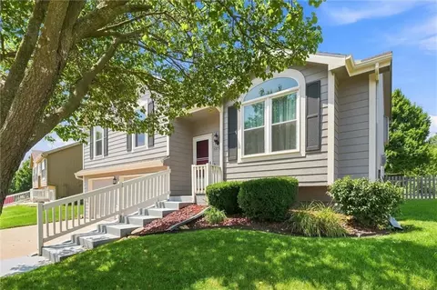 13710 Hunter Dr, Platte City, MO 64079