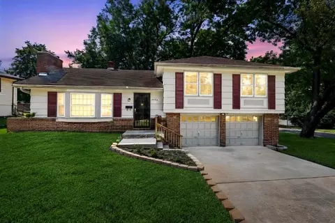 Exterior - 9503 E 80th Ter, Raytown, MO 64138 photo 2 of 4