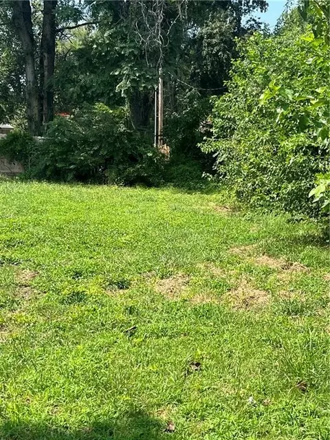 1312 E 23rd St, Independence, MO 64055 photo 5