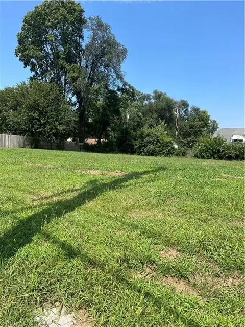 1312 E 23rd St, Independence, MO 64055 photo 3