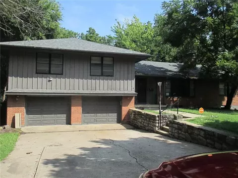 6878 Sni- A- Bar Rd, Kansas City, MO 64129