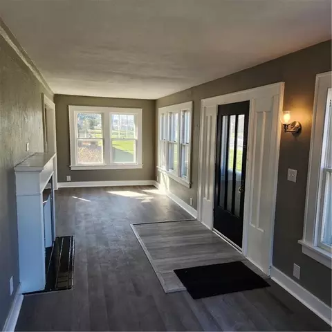 Entry Way - 503 SE 3rd St, Lees Summit, MO 64063 photo 1 of 7