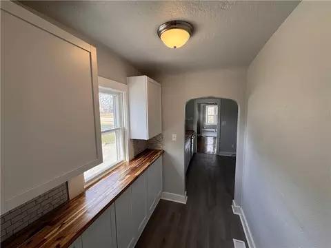 Entry Way - 503 SE 3rd St, Lees Summit, MO 64063 photo 5 of 7
