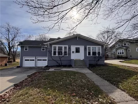 Exterior - 503 SE 3rd St, Lees Summit, MO 64063 photo 3 of 7