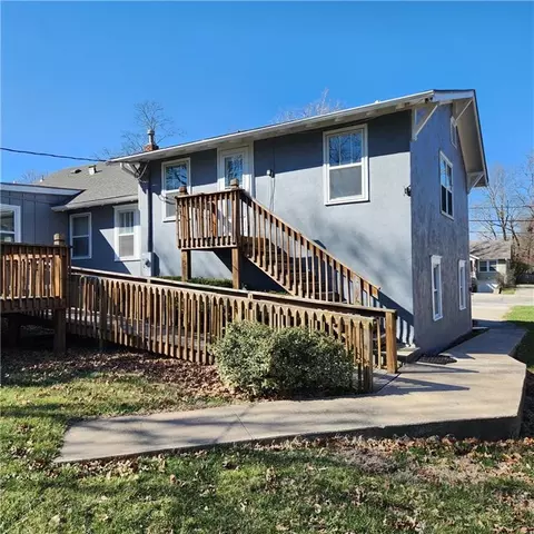 Exterior - 503 SE 3rd St, Lees Summit, MO 64063 photo 4 of 7