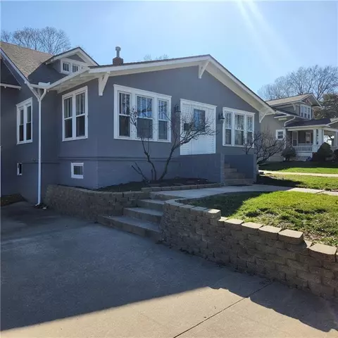 Exterior - 503 SE 3rd St, Lees Summit, MO 64063 photo 2 of 7