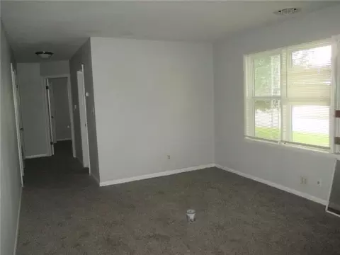 Living - 516 Seargent Ave, Marshall, MO 65340 photo 2 of 2