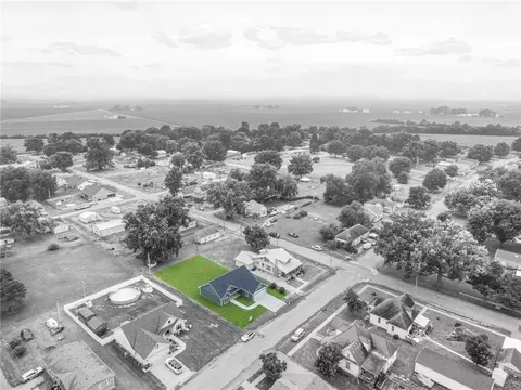 View/Area - 102 E 4th St, Norborne, MO 64668 photo 8 of 9