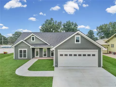 Exterior - 102 E 4th St, Norborne, MO 64668 photo 12 of 17