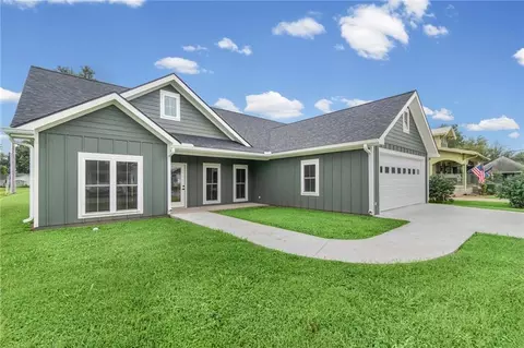 Exterior - 102 E 4th St, Norborne, MO 64668 photo 3 of 17