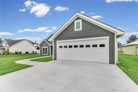Exterior - 102 E 4th St, Norborne, MO 64668 photo 5 of 17