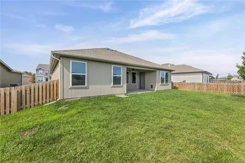 Exterior - 1606 Maci St, Belton, MO 64012 photo 5 of 8