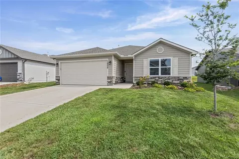 Exterior - 1606 Maci St, Belton, MO 64012 photo 8 of 8