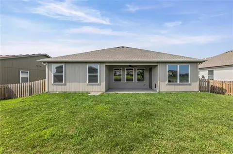 Exterior - 1606 Maci St, Belton, MO 64012 photo 2 of 8