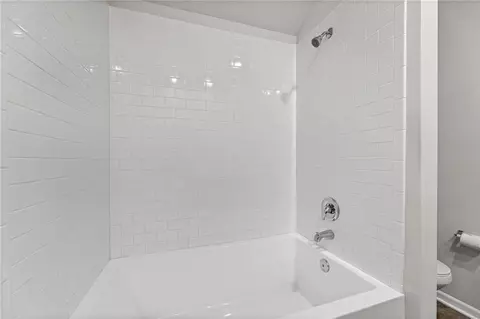 Bath - 1606 Maci St, Belton, MO 64012 photo 2 of 3