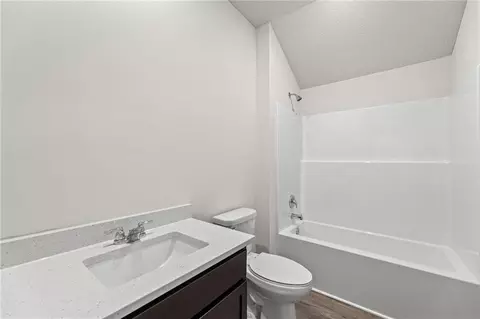 Bath - 1606 Maci St, Belton, MO 64012 photo 3 of 3
