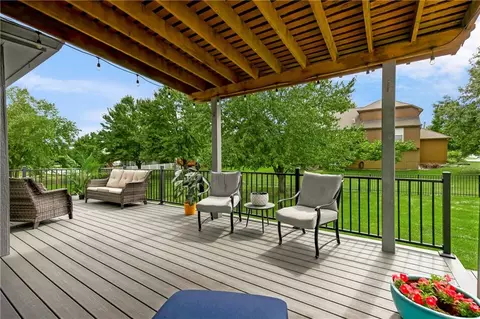 Exterior - 2413 SW Regency Dr, Lees Summit, MO 64082 photo 4 of 11