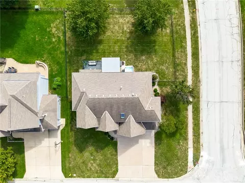 View/Area - 2413 SW Regency Dr, Lees Summit, MO 64082 photo 3 of 4
