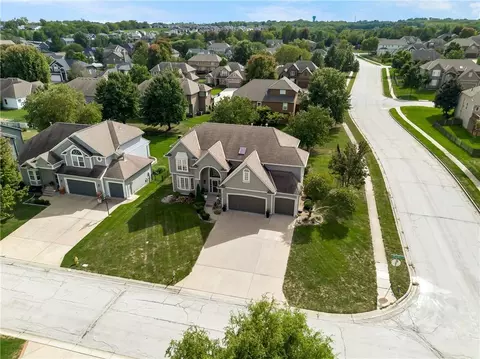 View/Area - 2413 SW Regency Dr, Lees Summit, MO 64082 photo 2 of 4
