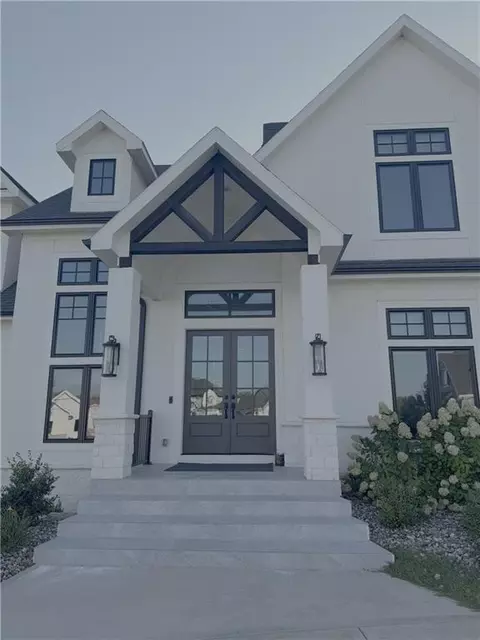 15820 Oakmont St, Overland Park, KS 66221