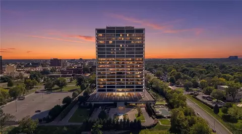 700 W 31st St #304, Kansas City, MO 64108