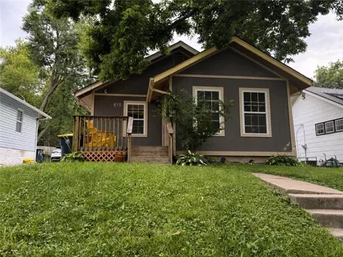 615 W 77th St, Kansas City, MO 64114